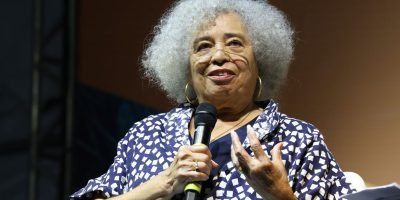 Angela Davis denuncia gentrificação e exalta intelectuais brasileiras na Flip