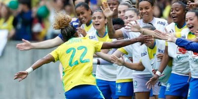 Brasil domina Argentina com goleada no Beira-rio em amistoso preparatório