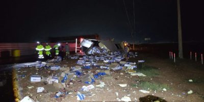 Carga de carne é saqueada após carreta tombar na Br-163 em Mato Grosso