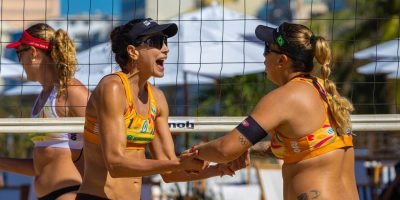 Carol e Rebecca avançam à decisão do Circuito Mundial de vôlei de praia neste domingo no Rio