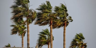 Ciclone e frente fria trazem risco de ventos de 100 km/h e tempestades a SP e RS