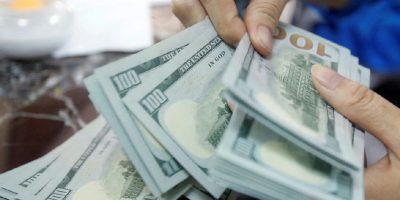 Dólar sobe 1,15% e fecha a R$ 5,09 em pregão marcado por cautela dos investidores