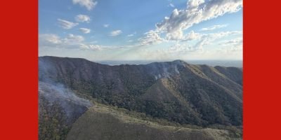 Força-tarefa combate incêndio de grandes proporções na Chapada dos Guimarães
