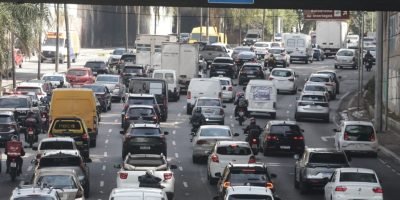 Greve de ferroviários em São Paulo causa caos no trânsito e afeta um milhão de passageiros