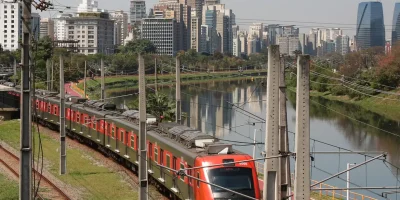 Greve na CPTM colapsa trânsito em São Paulo com recorde de congestionamento