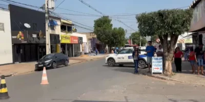 Jovem morre em acidente de moto após colisão com carro no bairro Pedra 90