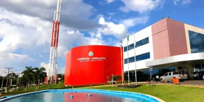 Justiça suspende transposição de servidores sem concurso na assembleia de mato grosso