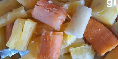 Pesquisa da UFMT transforma descarte de mandioca em suplemento nutritivo para gado na seca