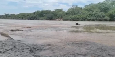 Policial militar de folga resgata duas crianças de afogamento em rio de Cuiabá