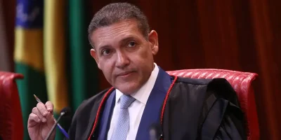 Presidente do TSE defende transparência e classifica urna eletrônica como pilar democrático