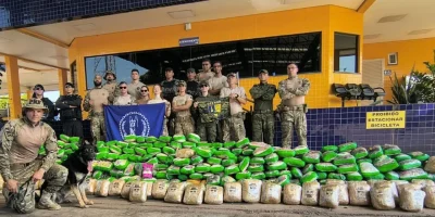 PRF apreende 451 quilos de entorpecentes escondidos em caminhão de mudança no Mato Grosso