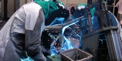 Produção industrial brasileira interrompe sequência de quedas e registra alta em julho