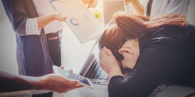 Saúde mental no trabalho: como identificar sinais de sobrecarga e buscar apoio