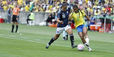 Seleção feminina desembarca em Recife para novo confronto contra a Argentina