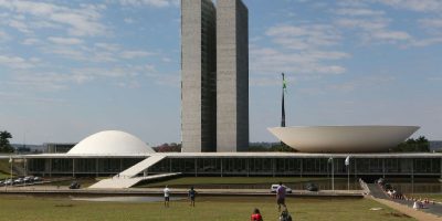 Senado articula rito célere para votar PEC do fim da escala 6x1 ainda nesta quarta-feira